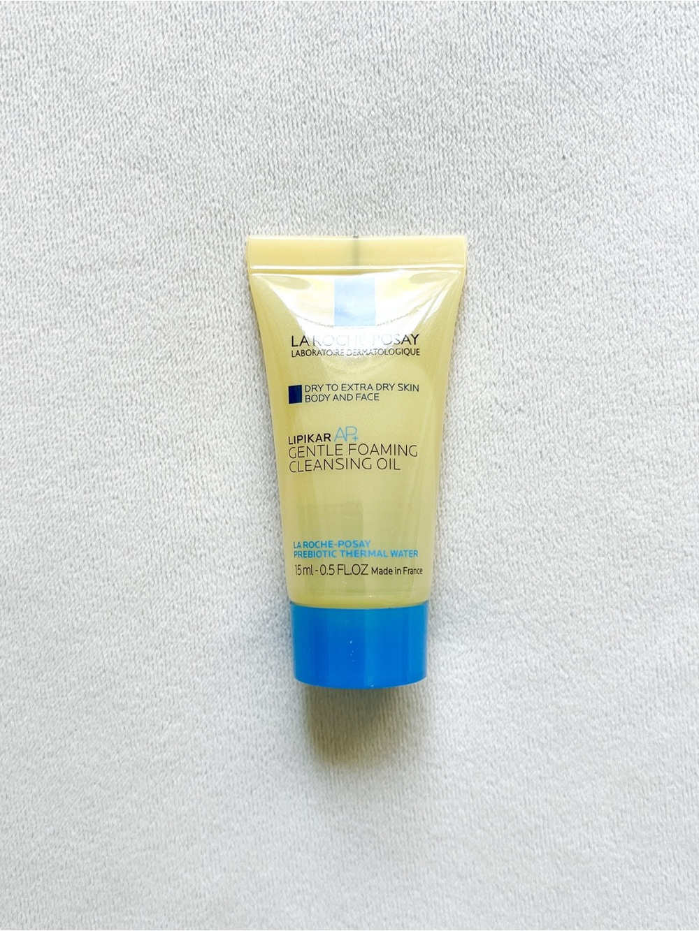La Roche-Posay Lipikar Gentle Foaming Cleansing Oil - Yellow